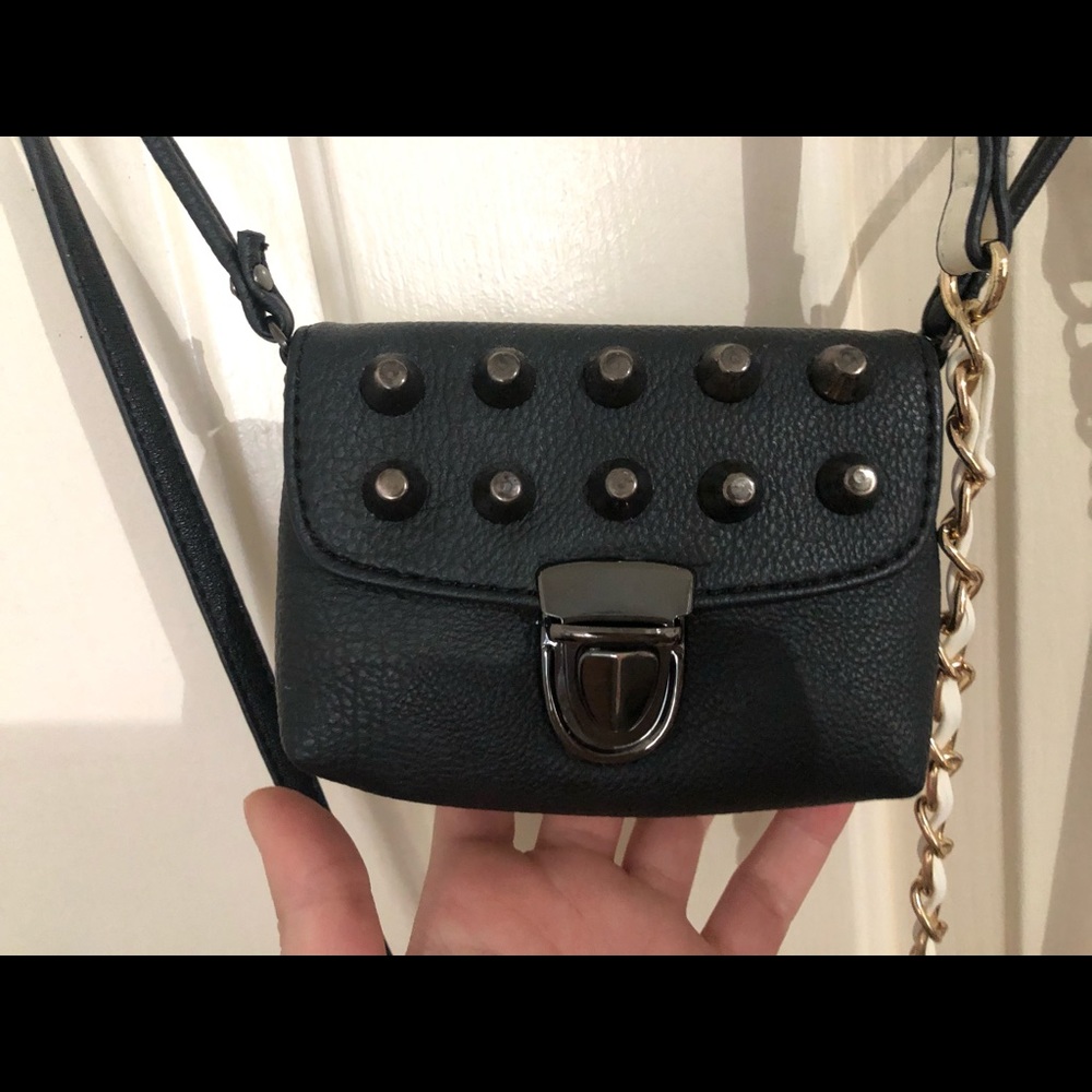Purses - Picture 3 of 6